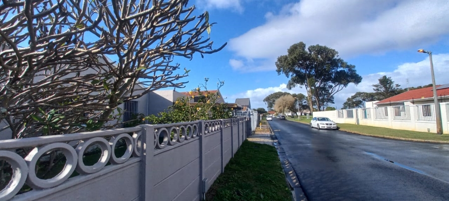 5 Bedroom Property for Sale in Wetton Western Cape